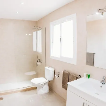 Adeje Sleeps 6 With Pool Costa Adeje (Tenerife)