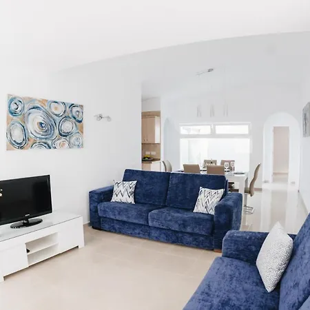 Adeje Sleeps 6 With Pool Costa Adeje (Tenerife)